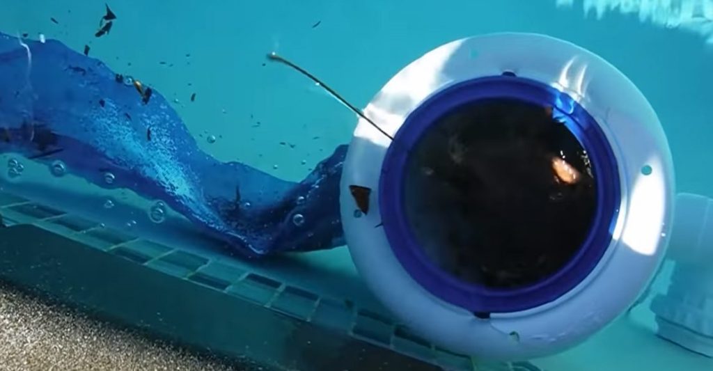 automatic pool skimmer